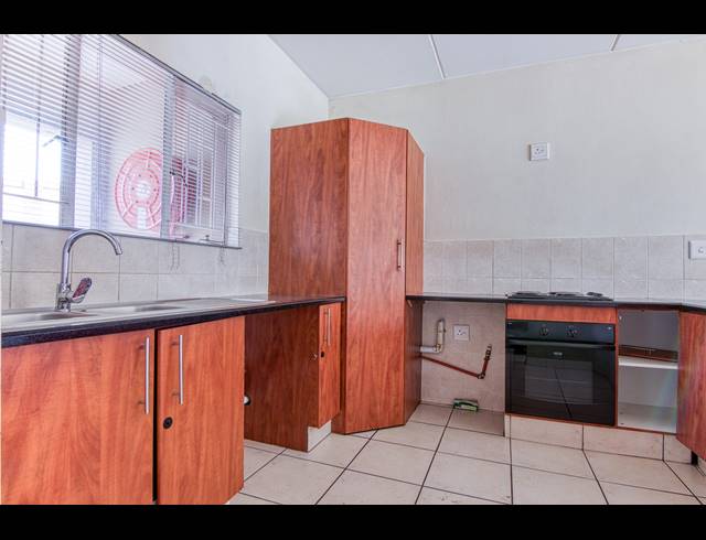 2 BEDROOM APARTMENT TO LET IN JOHANNESBURG NORTH